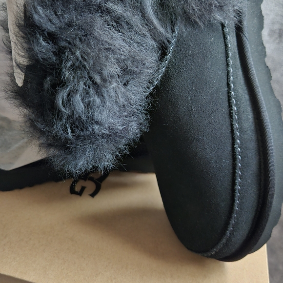 UGG Black Fluffy Winter Boots – Cozy, Chic & Timeless. - Picture 6 of 8